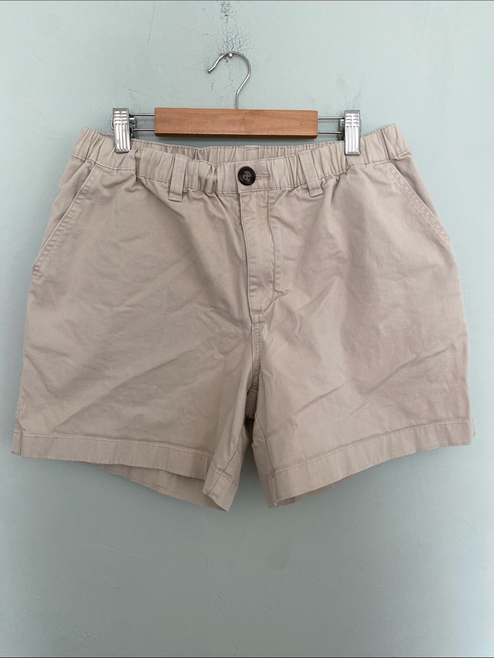 Chubbies Khaki Color 5.5” shorts with elastic waistband size Medium